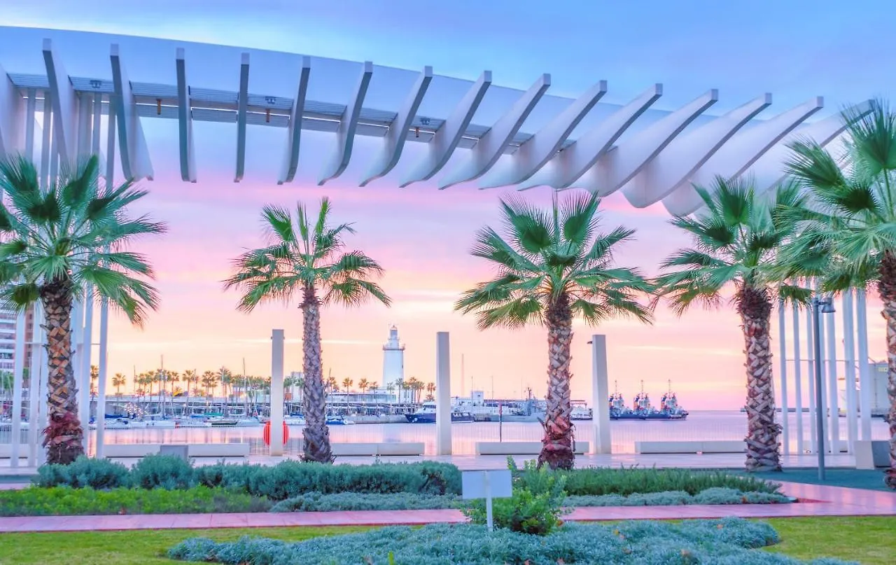 Malaga Centre Apartment With Parking 0*,  إسبانيا