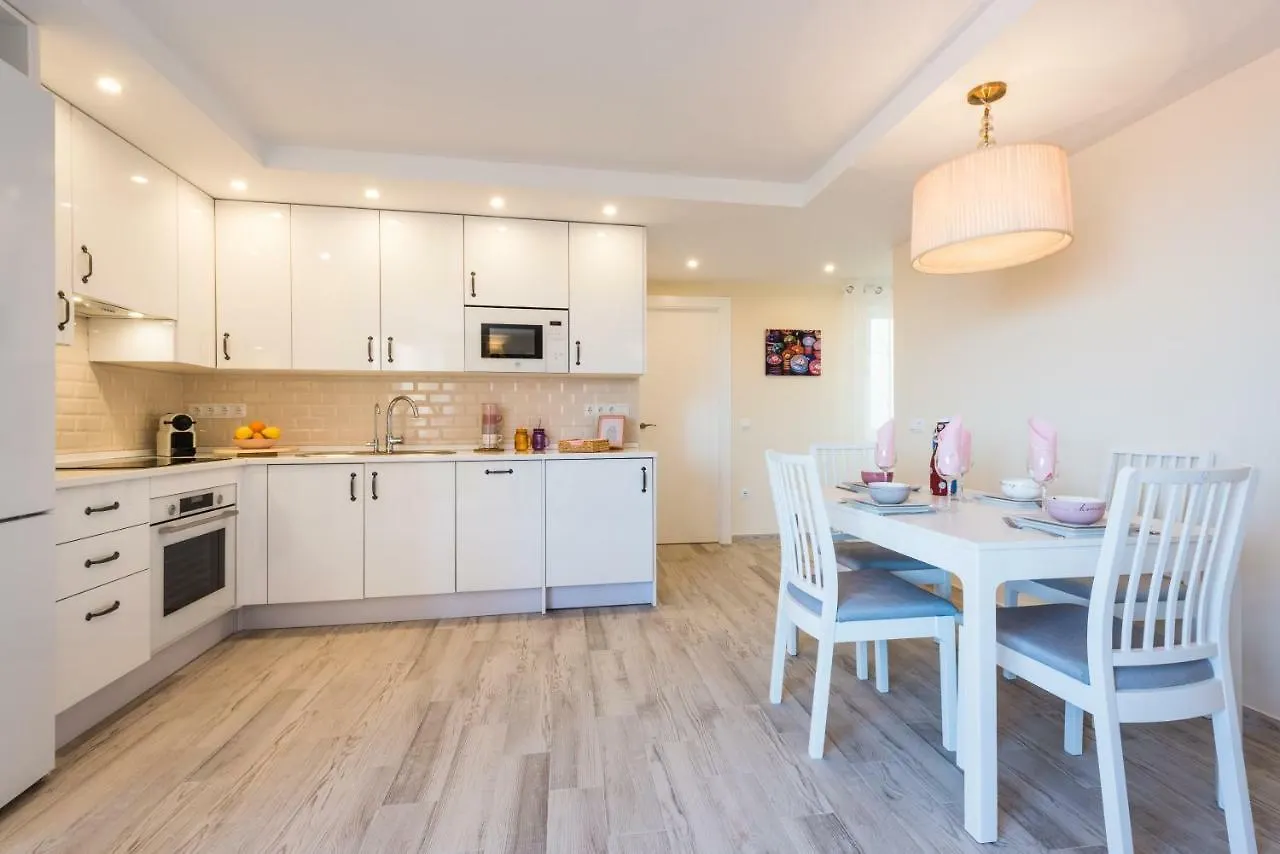 Malaga Centre Apartment With Parking